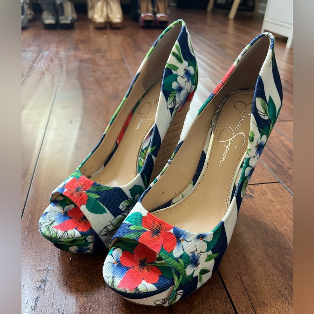 Floral wedges